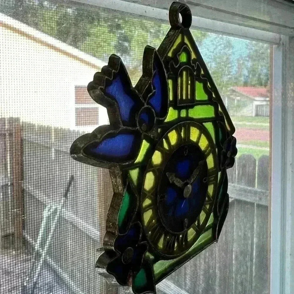 TIFFANY STYLE STAINED GLASS CUCKOO CLOCK CHRISTMAS ORNAMENT HEAVY METAL HANGING - Picture 3 of 4